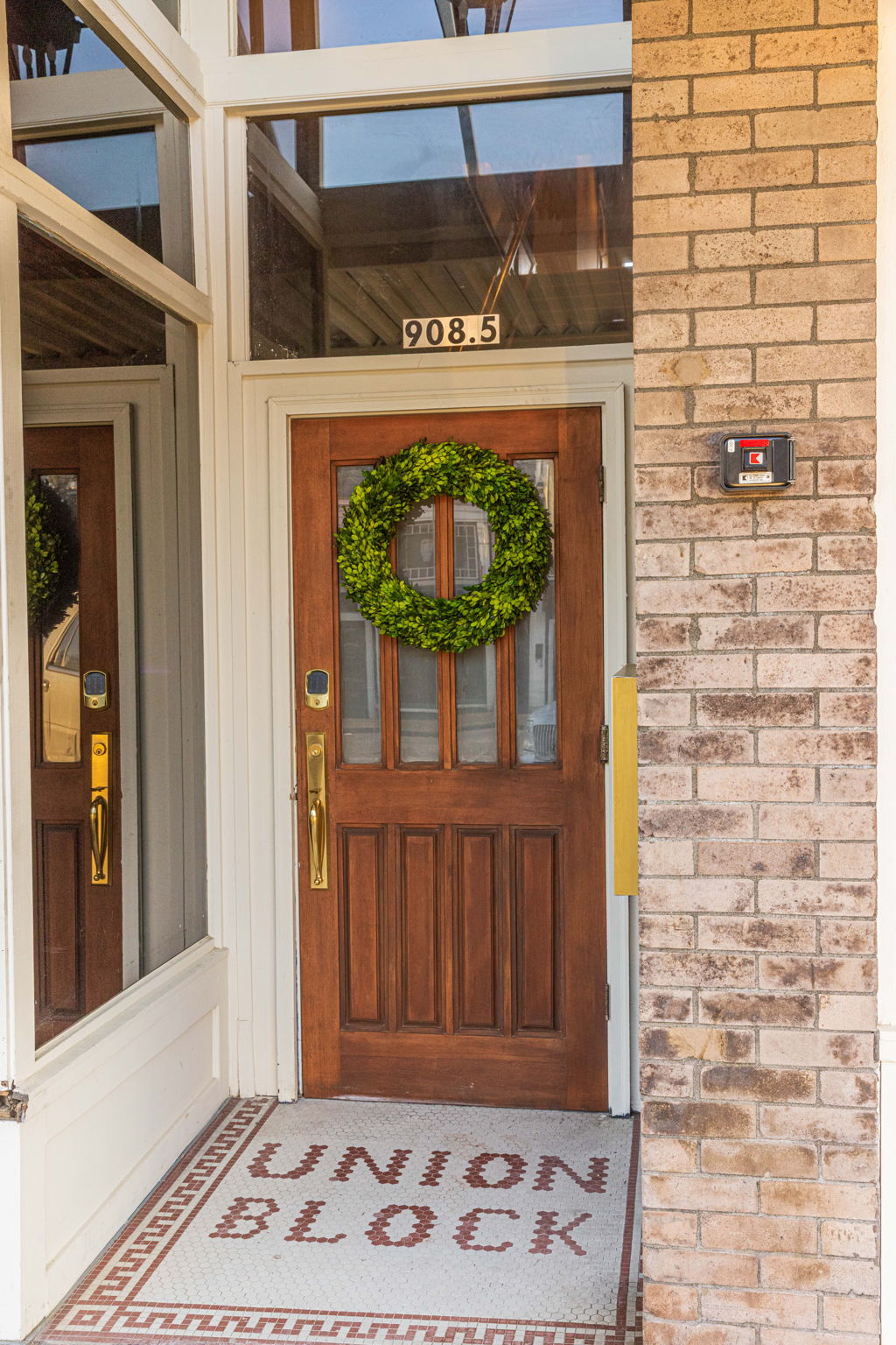 Exterior — Photo 2